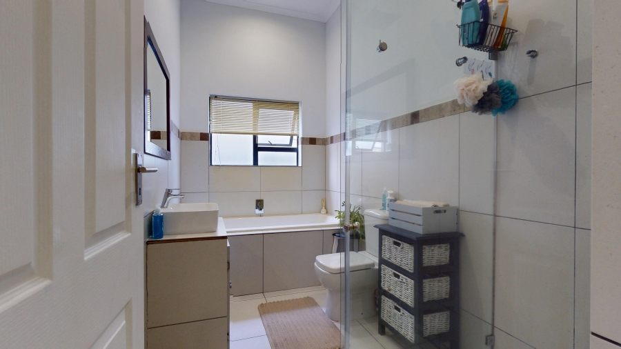 3 Bedroom Property for Sale in Berg En Dal Western Cape